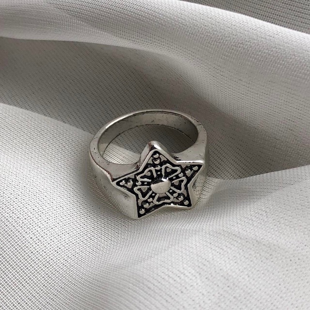 Mens silver star ring